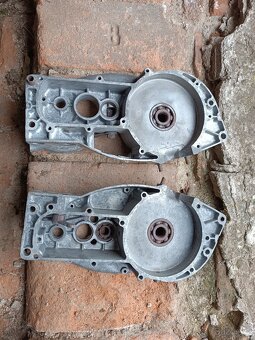 ČZ 125 B/T - kartery motoru - 2 páry + víko - 3