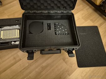 Revopoint mini s otočnou základnou v transportním kufru - 3