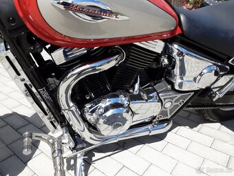 Suzuki VZ 800 Marauder - 3