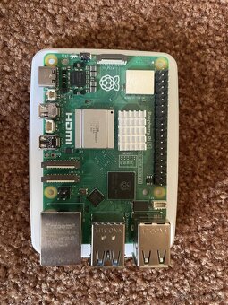 Prodám Raspberry Pi 5 – 8GB RAM + originální case s chladiče - 3