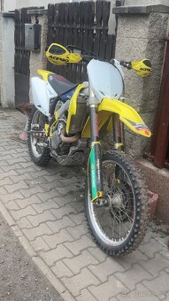 Suzuki RM-Z - 3