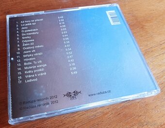 CD Radůza - Ocelový město 2012, podpis - 3