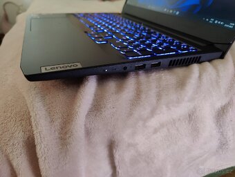 Herní notebook Lenovo - 3