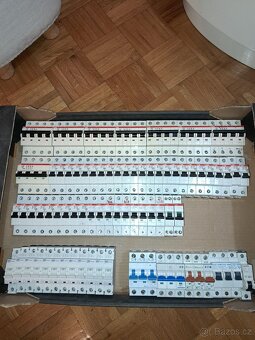 Jističe, stykače,motorové,přepěťové ochrany,většina nepoužit - 3