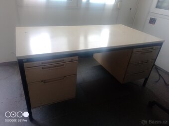 Kancelářský nábytek: skříň, pultík, stůl, kuchyňka - 3