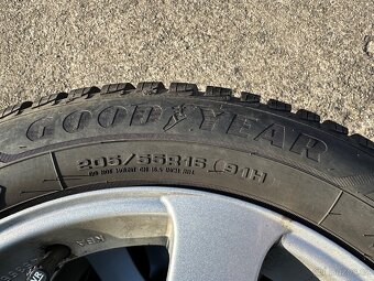 Alu kola Peugeot obutá zimní pneu - 3