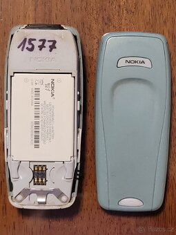 Starý mobilní telefon NOKIA 3410. - 3