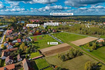 Stavební pozemek v obci Káraný, s výměrou 1884 m2 - 3