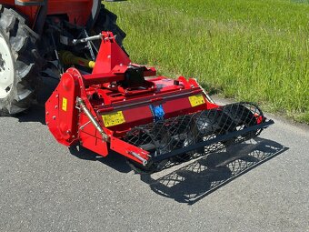 Zakladač trávníků STB - 3