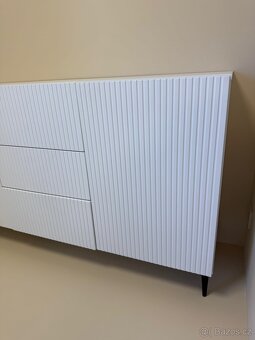 Komoda - 3