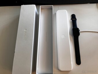 První model Apple Watch s originálním balením - 3
