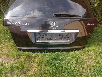 MERCEDES BENZ ML W164 VÍKO KUFRU, 5 DVEŘE KOMPLETNÍ - 3