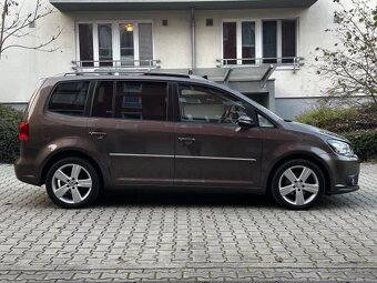 Volkswagen Touran 1.6 TDi Highline DSG Bi-Xenony Panorama - 3