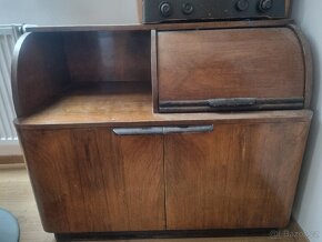 Prodám starý nábytek na gramofon - 3