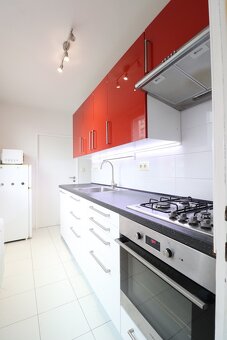 Prodej bytu 3+1, 68 m2/L, Hradec Králové - ul. Na Kotli. - 3