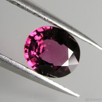 Granát-Rhodolit- obál kombi. - 1,32 ct. - 3