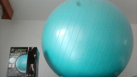 Různé sportovní, cestovní potřeby, upomín. předměty aj. - 3