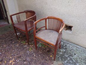 Dvě dřevěná křesla prodej lze i jednotlivě - 3