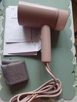 Napařovač oděvů Electrolux - 3