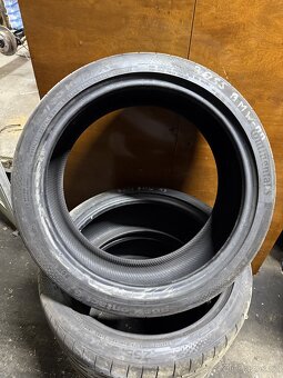 Sála letmých pneu 255/35 R19 Continental - 3