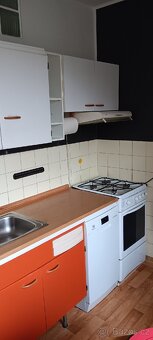Kuchyňská linka, sporák, myčka, digestoř - 3
