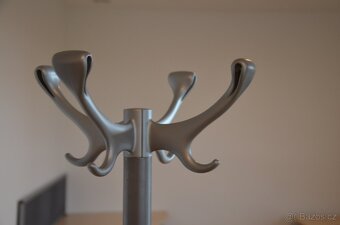 Věšák na oblečení kovový - 3