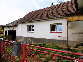 Prodej rodinný dům se sklepem, dvorkem, zahradou a stodolou - 3