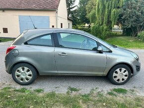 Opel Corsa 1,4 rok 2014 - 3