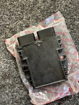 CFMOTO regulátor dobíjení - 3