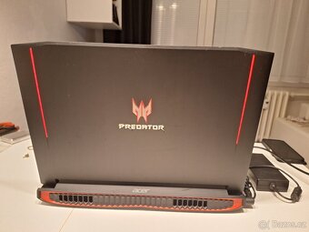 Starší herní notebook Acer Predator - 3