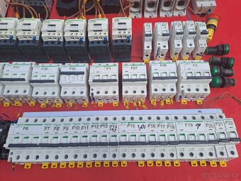 Relé, jističe, stykače, deon - Schneider - 3