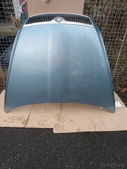 Skoda Octavia 2 - přední kapota - 3