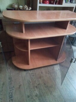 Stolek pod TV - 3