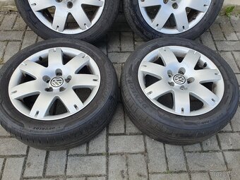 Alu kola vw 5x112 r16 7j et37 letni pneu 205/55/16 - 3