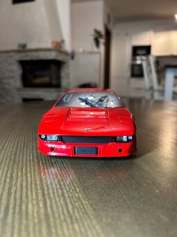 Lamborghini Urraco 1:18 Kyosho - 3