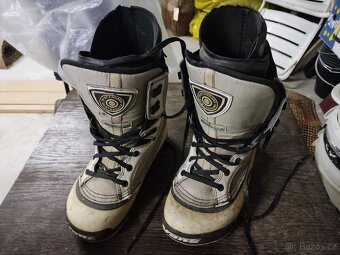 snowboardobé boty VANS vel. US 11 - 3