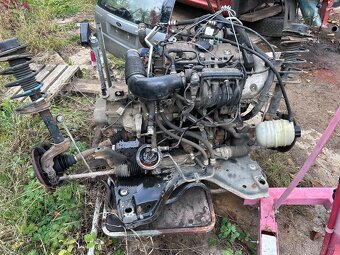 Kompletní motor peugeot 206 1.2i 44kw r.v.2000 - 3