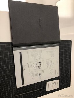 Remarkable 2 - orig. obal a pero - 3