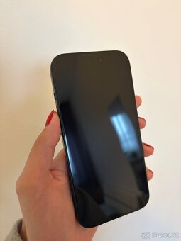 iPhone 15 (128 GB) černá - 3