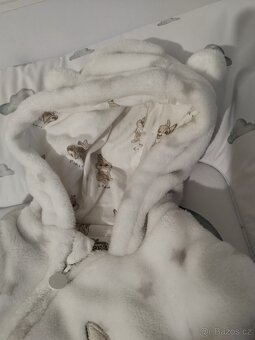 Bílá Disney kombinéza - 3