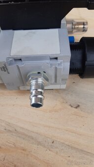 Festo setava pneumatického regulátoru a dávkovače maziva - 3