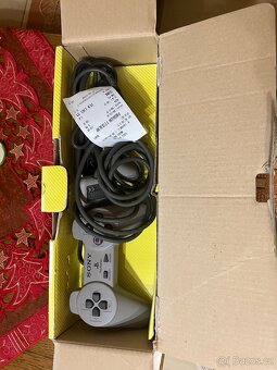 Ps1 v origo krabici - 3