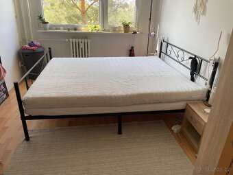 Postel 160x200 - kovová - 2 matrace a topper - 3