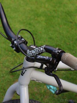 Prodám Czar Ion 24" street trial bike - 3