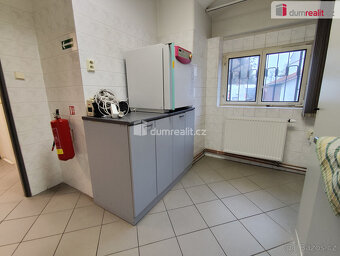 Pronájem nebytových prostor 106 m2 - centrum města - 3