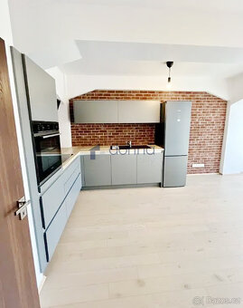 Pronájem bytu 2+kk, 44m², ul. Jankovcova, Praha 7 - Holešovi - 3
