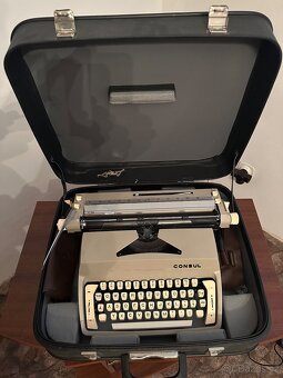 Kufříkový psací stroj - 3