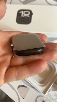 Apple Watch Series 10 (46mm) – Černé a Bílé - TOP STAV - 3