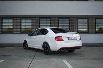 Škoda Octavia 2.0 TDI CR DPF RS DSG - 3