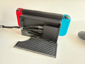 Nintendo Switch OLED (+Pro Controller, +hry, +obal) - 3